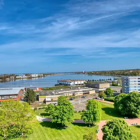 - Haus F, App 0f0906 *